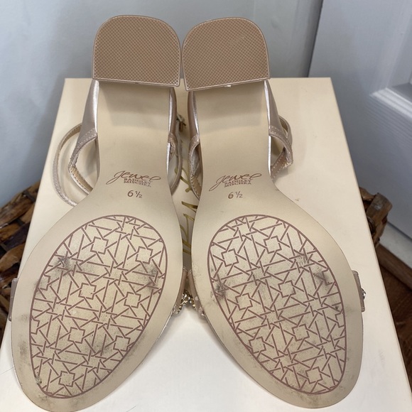 Badgley Mischka jewel heels - Picture 5 of 7